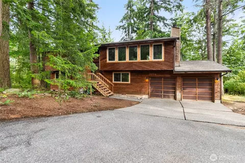 3734 Dlinda St, Bellingham, WA 98226