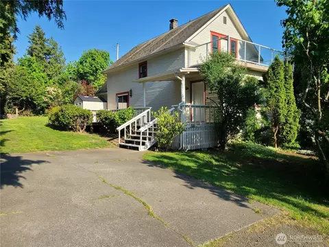 181 10th St, Blaine, WA 98230