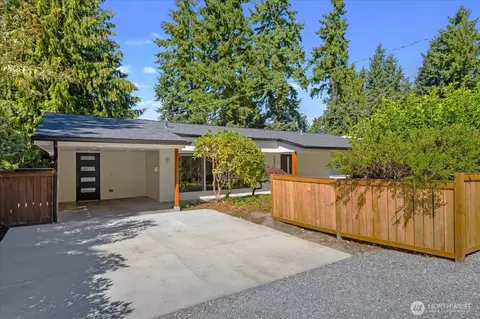 10009 46th Ave NE, Seattle, WA 98125