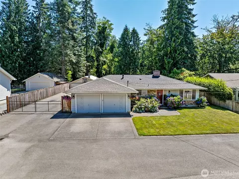 23849 SE 472nd St, Enumclaw, WA 98022