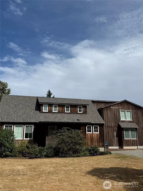 11468 Yukio Ln NE, Bainbridge Island, WA 98110