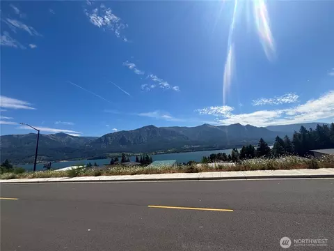 145 Upper Basso Cir, Skamania, WA 98648