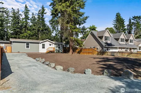 1253 S Dewey Dr, Coupeville, WA 98239