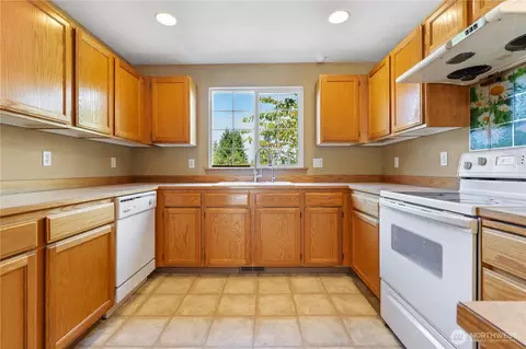5620 Seahurst Ave, Everett, WA 98203 photo 3