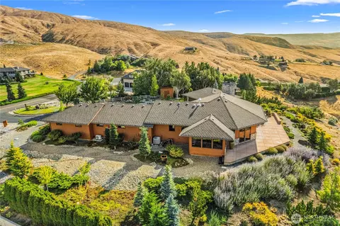 4368 Anna Ln, Wenatchee, WA 98801