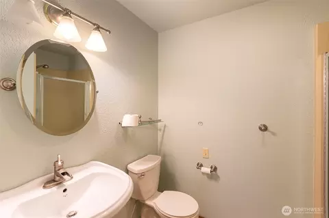 Bath - 125 Hilltop Dr #D, Sequim, WA 98382 photo 1 of 2