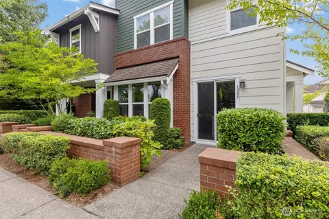 1285 NE Park Dr, Issaquah, WA 98029