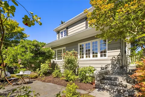 2020 E Lynn St, Seattle, WA 98112