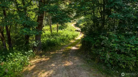 7308 Tauscher Rd, Clinton, WA 98236