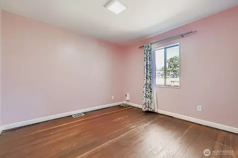 Bedroom - 7806 Beverly Blvd, Everett, WA 98203 photo 3 of 3