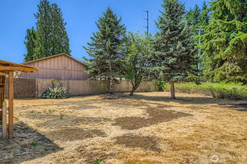 Exterior - 7806 Beverly Blvd, Everett, WA 98203 photo 4 of 6