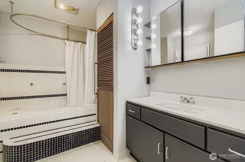 Bath - 7806 Beverly Blvd, Everett, WA 98203 photo 1 of 3