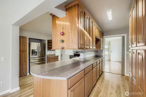 Kitchen - 7806 Beverly Blvd, Everett, WA 98203 photo 2 of 2