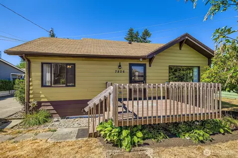 Exterior - 7806 Beverly Blvd, Everett, WA 98203 photo 2 of 6