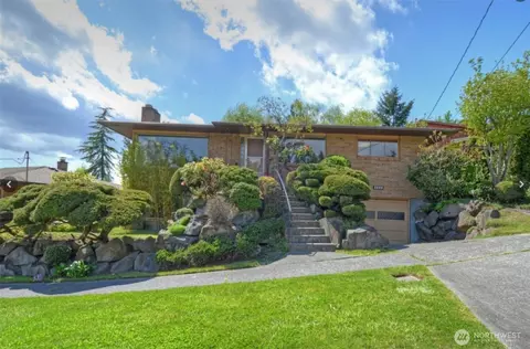 8725 41st Ave SW, Seattle, WA 98136