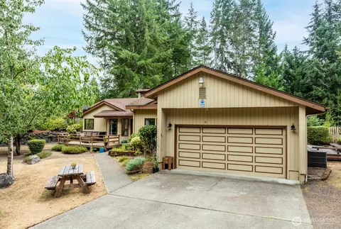 81 E Nancy Dr, Union, WA 98592