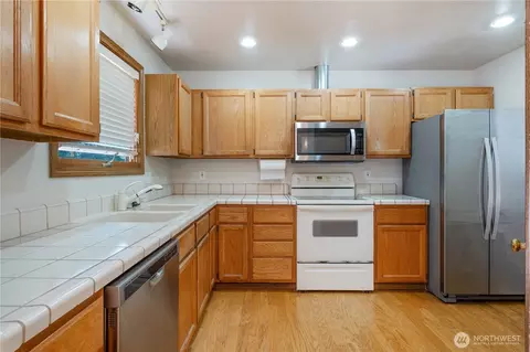 10811 10th Dr SE, Everett, WA 98208 photo 11