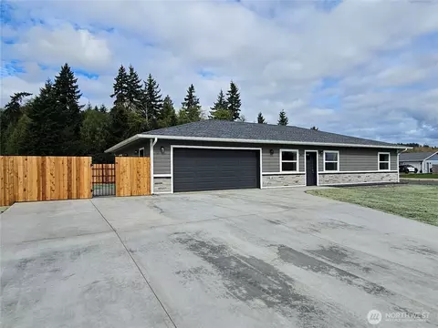 302 W Martin Pl, Elma, WA 98541