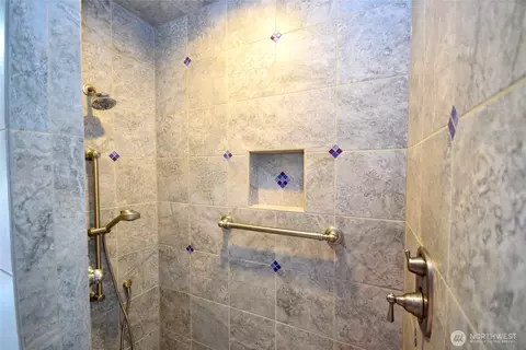 Bath - 2422 W Sequim Bay Rd, Sequim, WA 98382 photo 2 of 6
