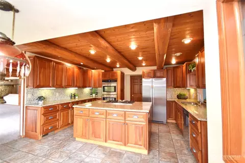 Kitchen - 2422 W Sequim Bay Rd, Sequim, WA 98382 photo 2 of 4