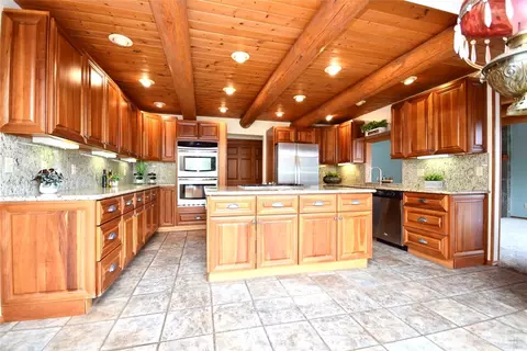 Kitchen - 2422 W Sequim Bay Rd, Sequim, WA 98382 photo 1 of 4