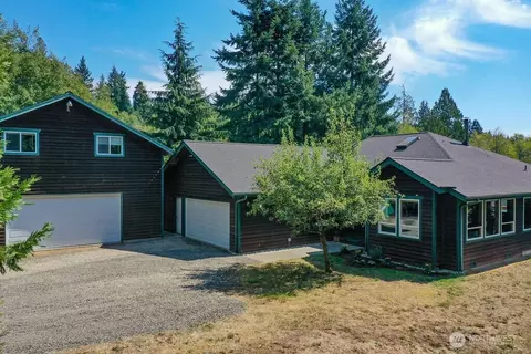 9643 Goodfellow Ln NE, Kingston, WA 98346