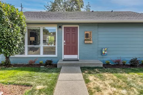 9304 32nd Ave SW, Seattle, WA 98126