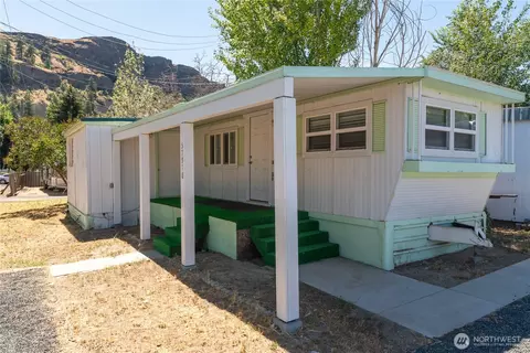 57970 Yakima St NE, Grand Coulee, WA 99133