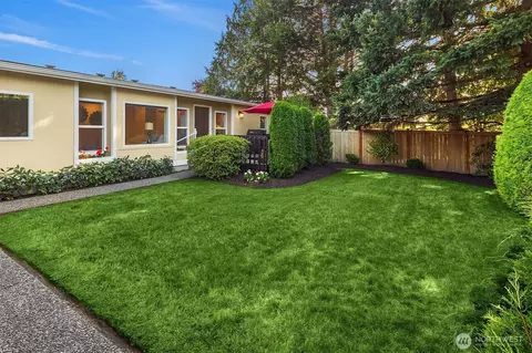 Exterior - 23632 9th Pl W, Bothell, WA 98021 photo 2 of 9