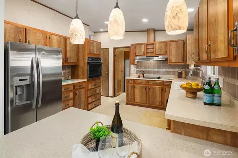 Kitchen - 23632 9th Pl W, Bothell, WA 98021 photo 3 of 4