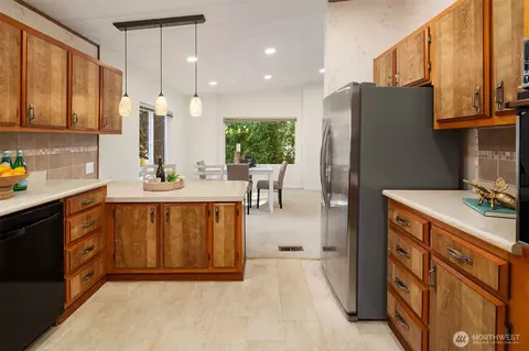 Kitchen - 23632 9th Pl W, Bothell, WA 98021 photo 4 of 4