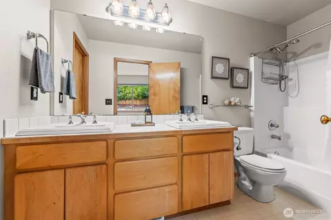 Bath - 15017 148th Avenue Ct E, Orting, WA 98360 photo 2 of 5