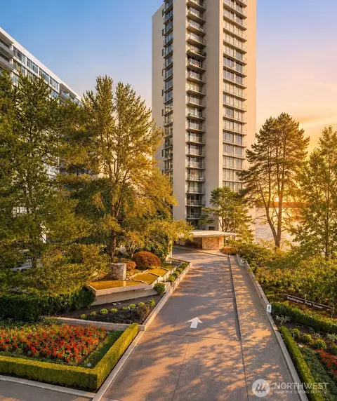1620 43rd Ave E #8C, Seattle, WA 98112