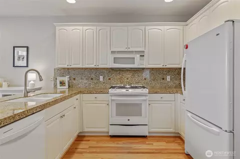 Kitchen - 16324 18th Ave SE, Mill Creek, WA 98012 photo 2 of 4