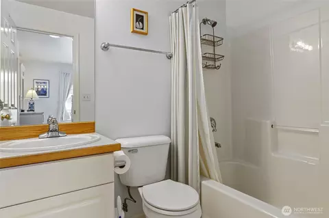 Bath - 16324 18th Ave SE, Mill Creek, WA 98012 photo 3 of 3