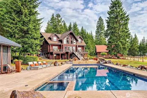 23361 W Ludvick Lake Dr, Seabeck, WA 98380