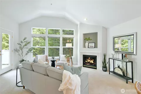 8500 Main St #F313, Edmonds, WA 98026