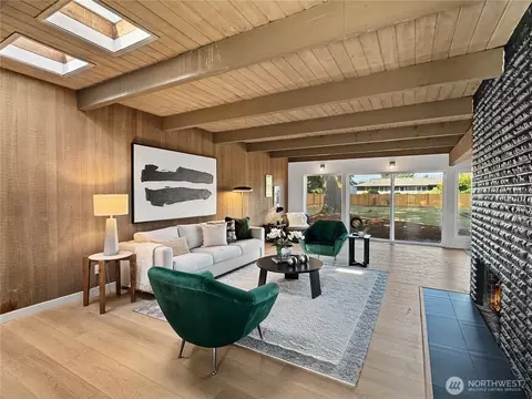 Living - 324 Valley Ave E, Sumner, WA 98390 photo 3 of 4
