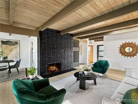 Living - 324 Valley Ave E, Sumner, WA 98390 photo 1 of 4