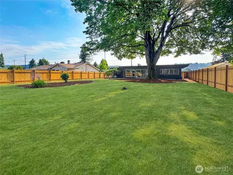 Exterior - 324 Valley Ave E, Sumner, WA 98390 photo 7 of 7
