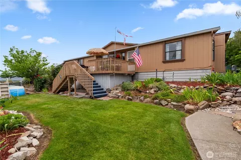 7937 Tilly Ln, Wenatchee, WA 98801