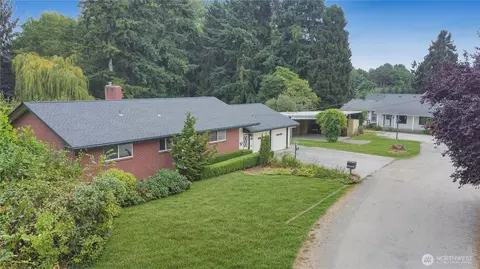 302 Ferry St, Burlington, WA 98233