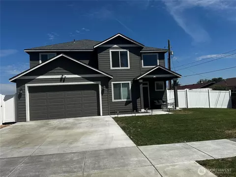 401 N Grape Dr, Moses Lake, WA 98837