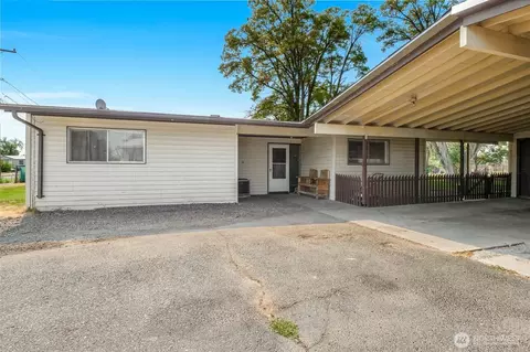 167 Carswell Dr, Moses Lake, WA 98837