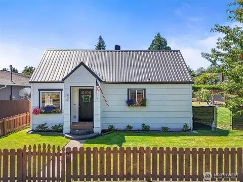 315 Varner Ave SE, Orting, WA 98360