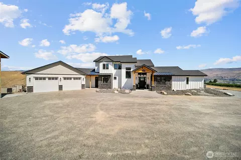 2002 North Rd, Wenatchee, WA 98801