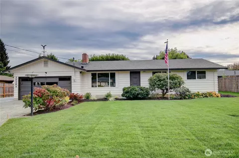 20284 Maple St, Burlington, WA 98233