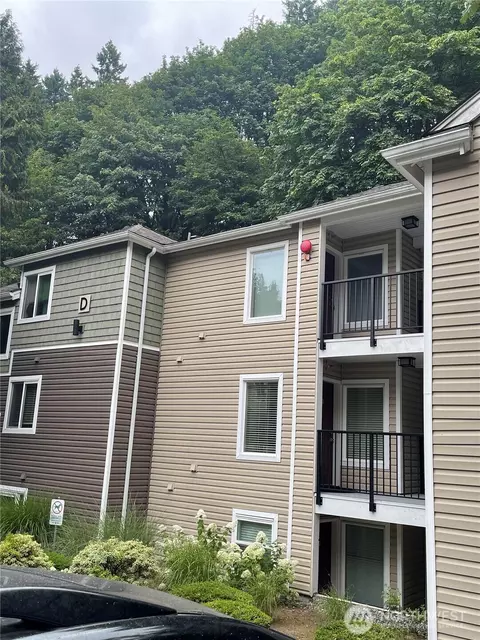 5000 NW Village Park Dr #D323, Issaquah, WA 98027