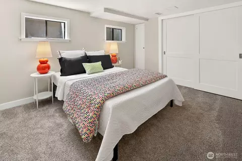 Bedroom - 3771 W Commodore Way, Seattle, WA 98199 photo 6 of 7