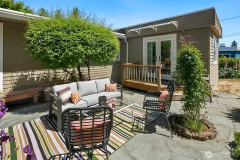 Exterior - 3771 W Commodore Way, Seattle, WA 98199 photo 6 of 7